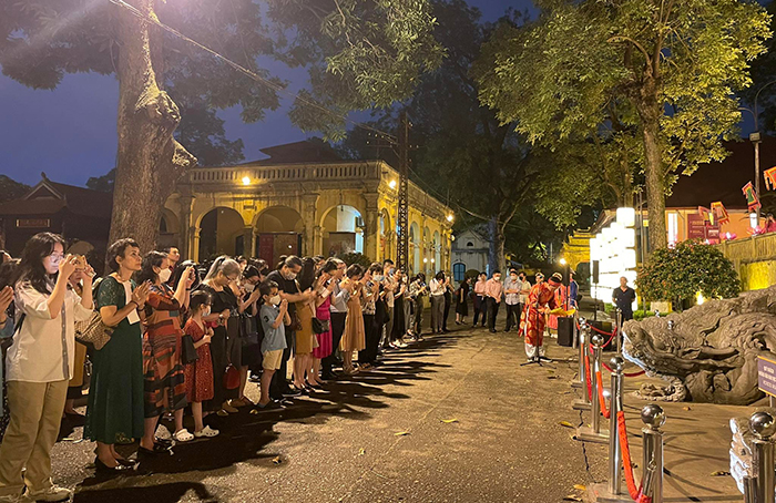 Tour đêm Giải mã Hoàng thành Thăng Long: Hành trình trải nghiệm độc đáo-2