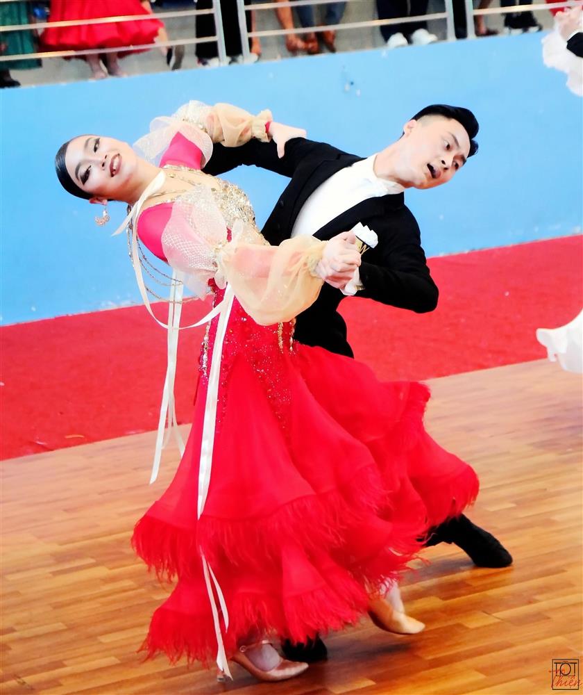 Thành tích học tập xuất sắc của nữ sinh trẻ nhất Việt Nam dự SEA Games 31-1