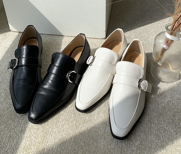 Đã tìm ra đôi giày chỉ cần xỏ chân là cân mọi set đồ của nàng công sở-1