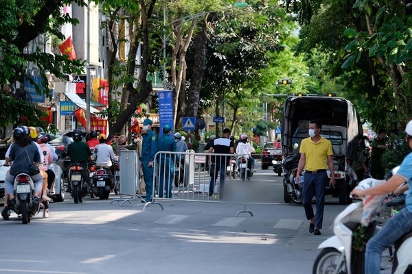 Xuất hiện clip khoảnh khắc xảy ra vụ tai nạn trên đèo Bảo Lộc khiến 2 người tử vong-2