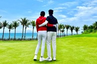 1 cặp đôi hot Vbiz check in trên sân golf ngày nghỉ lễ, cử chỉ 'đánh dấu chủ quyền' gây sốt