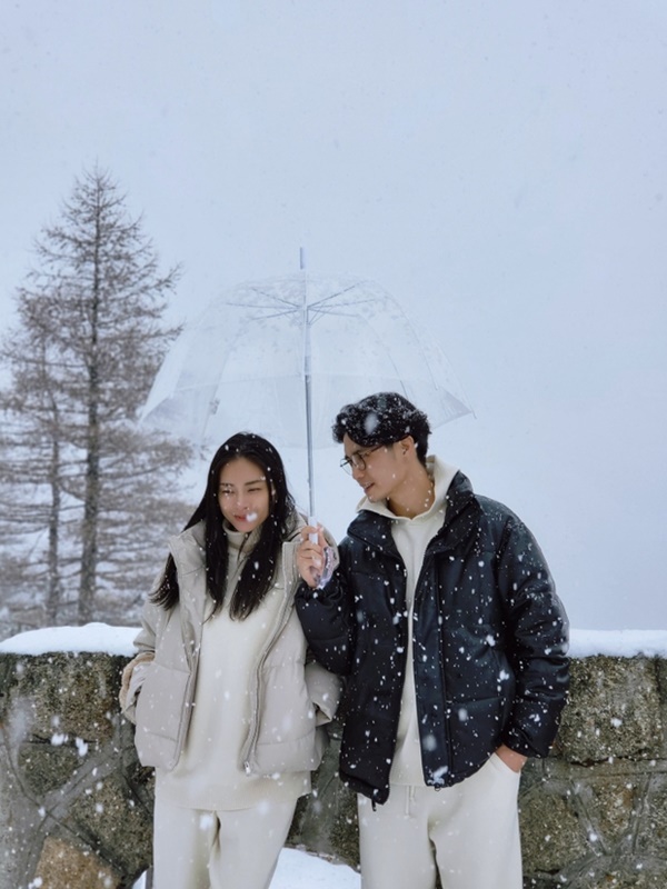 Nhìn lại loạt khoảnh khắc ngọt ngào của Ngô Thanh Vân và chồng trẻ trước ngày chính thức về chung một nhà-12