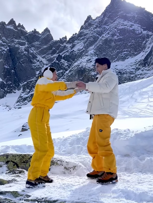 Nhìn lại loạt khoảnh khắc ngọt ngào của Ngô Thanh Vân và chồng trẻ trước ngày chính thức về chung một nhà-13