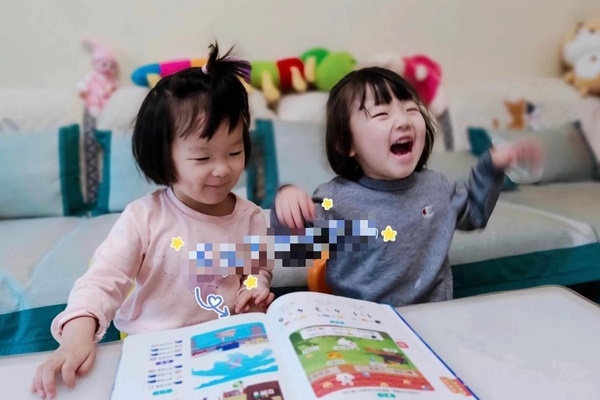 Con gái mới 2,5 tuổi đã nhớ các số từ 1 đến 200, thành thạo cộng trừ trong phạm vi 6: Mẹ bật mí 3 trò ẢO THUẬT dạy con thành cao thủ-1