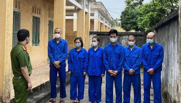 Đường dây đánh bạc đa cấp gần 2000 tỷ: Thuê xe sang Porsche, G63 dụ dỗ người chơi-1