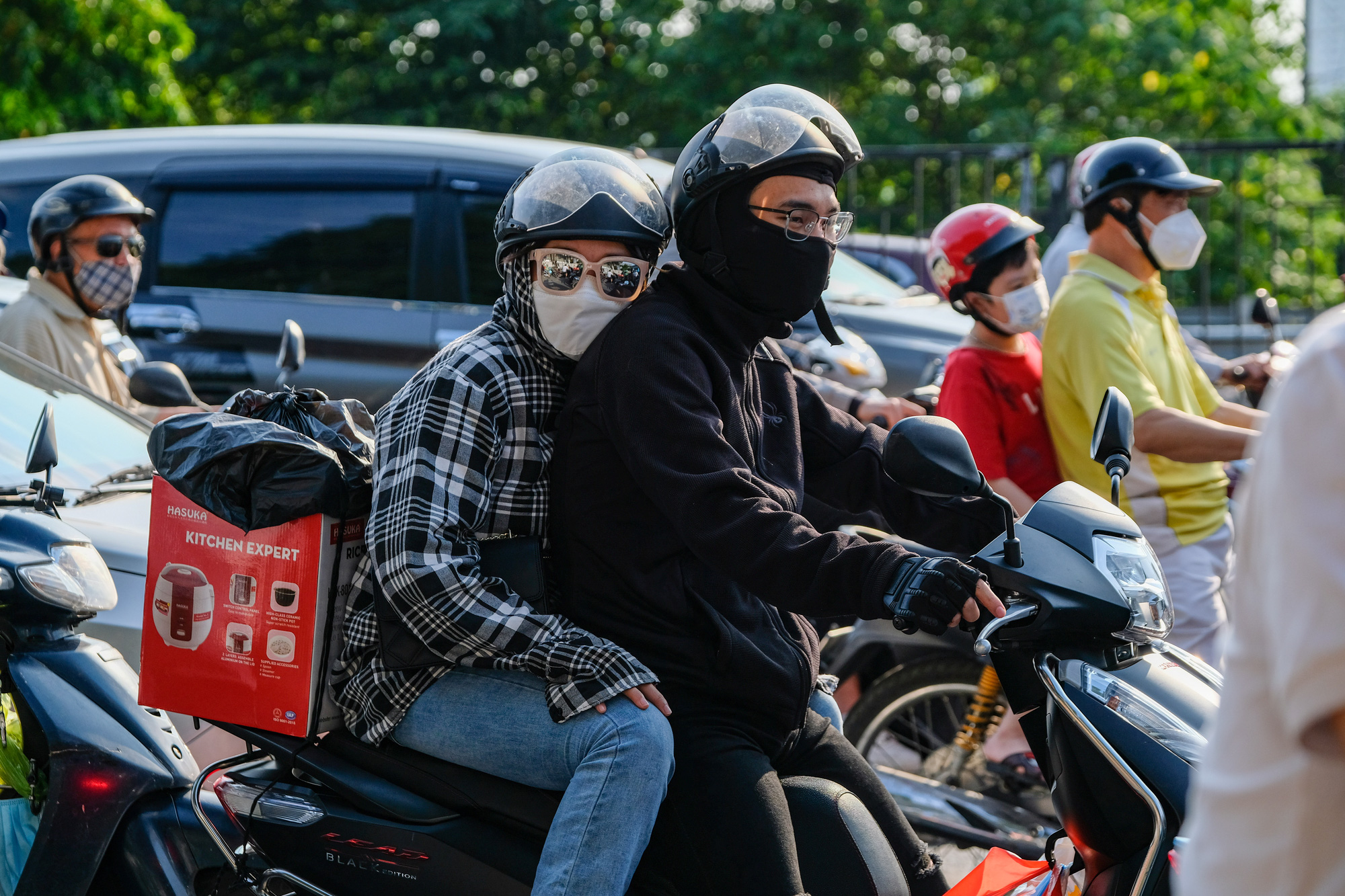 Người dân ùn ùn quay trở lại Hà Nội dù chưa kết thúc kỳ nghỉ lễ vì nỗi sợ tắc đường, giao thông khu vực cửa ngõ ùn ứ-5