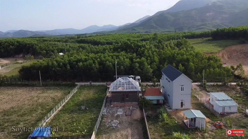 Cận cảnh căn nhà đang xây của chàng trai chăn bò Việt từng khiến thế giới phát sốt: xây trên đất chính chủ, mái Thái, ngói Ruby, sân vườn thênh thang-3