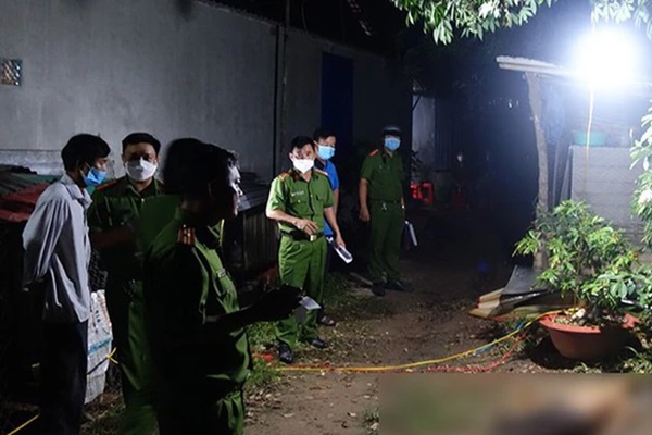 Điều tra nghi án con trai tâm thần dùng rựa chém mẹ-1