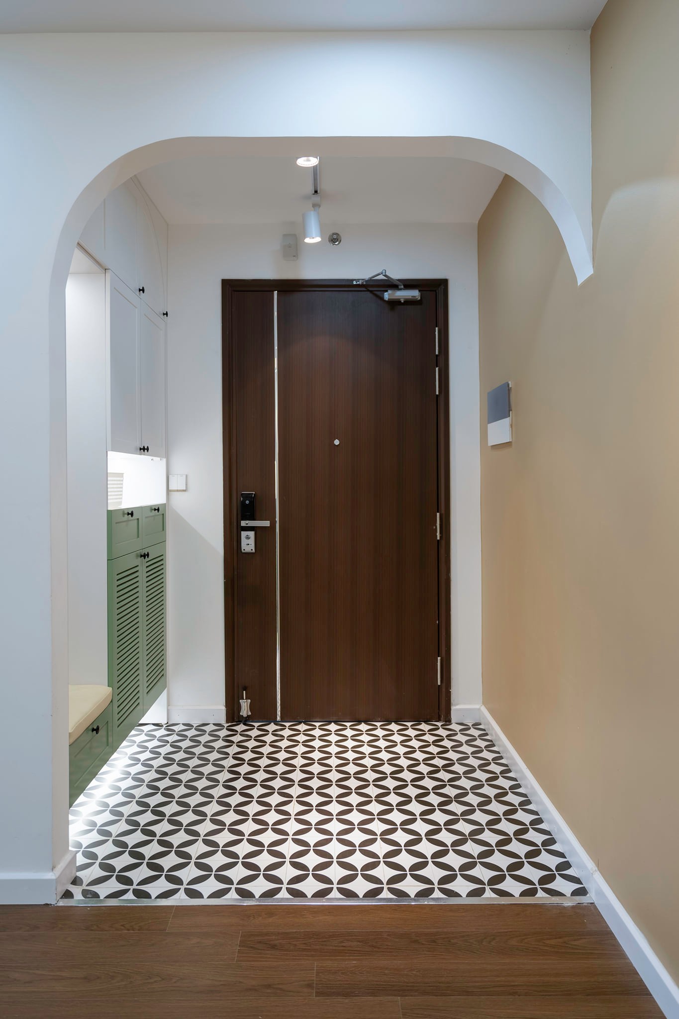 Cặp vợ chồng Hà Nội thổi luồng gió mới cho căn hộ gần 100m² với chi phí chỉ 270 triệu-23