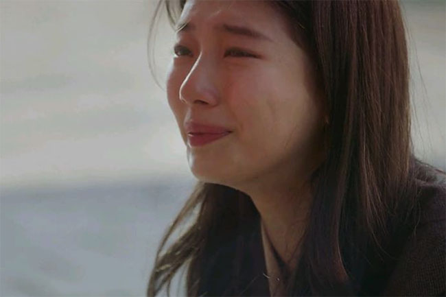 Cãi nhau thua, chồng giận dỗi ngủ ghế sofa, lúc 2 giờ sáng anh lay tôi dậy làm điều này, tôi khóc-1