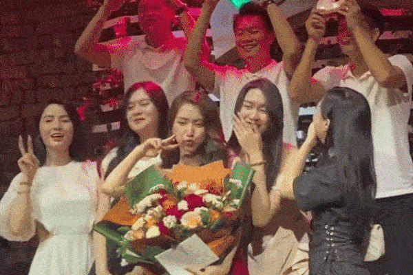 Những khoảnh khắc làm nên Chinh đen tấu hài: Chuẩn bị lên xe hoa vẫn không ngừng lầy lội-10