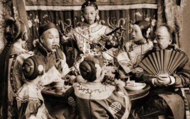 Loạt ảnh hiếm thời nhà Thanh: Cận cảnh dung mạo ái phi của hoàng đế Quang Tự, bức cuối mới thực sự hiếm có khó tìm-5