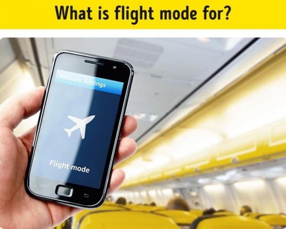 Tại sao chúng ta cần tắt điện thoại hoặc bật chế độ máy bay khi cất cánh/hạ cánh?-1