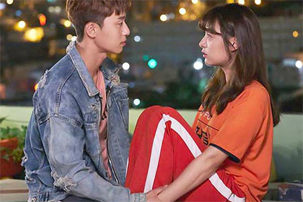 Lừa chồng làm ca đêm, trốn trong tủ quần áo, nghe thấy một cuộc trò chuyện, tôi buồn nôn như nuốt phải ruồi-2