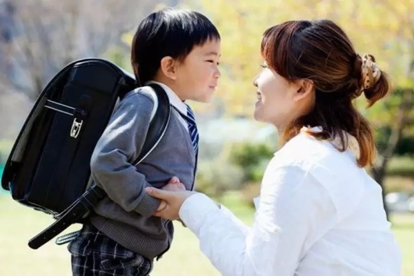 Cha mẹ biết cách sống hạnh phúc, con cái mới hạnh phúc-1