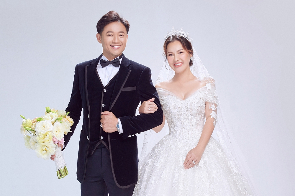 Cuộc sống Quý Bình và vợ U50: Tặng nhà cho con riêng của vợ, tự giặt quần áo cho vợ con-1