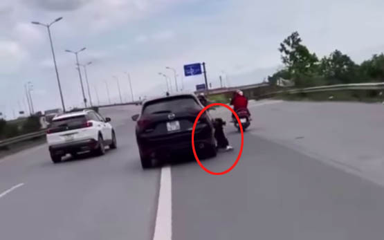 Lời khai của lái xe ô tô kéo lê người phụ nữ trên đường tại Hà Nội-1
