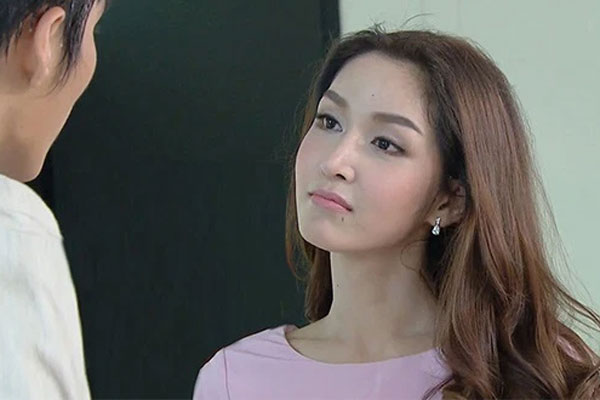 Tôi đi sinh con, gặp ngay mẹ của người yêu cũ đỡ đẻ và ngày xuất viện bác ấy nói một câu làm tôi giật thót tim-1