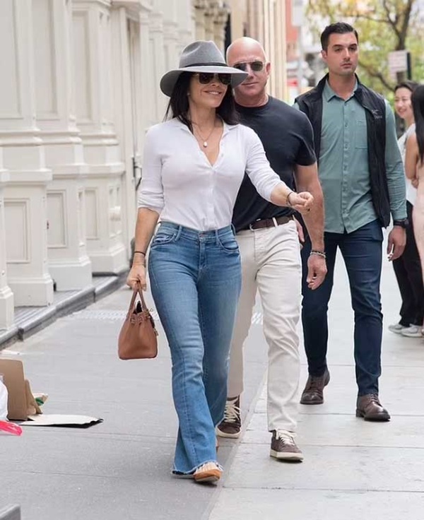 Tỷ phú Amazon dẫn người tình gặp mặt bố mẹ chồng tương lai, kẻ thứ 3 bị vùi dập tơi tả bởi chi tiết kém tinh tế-5