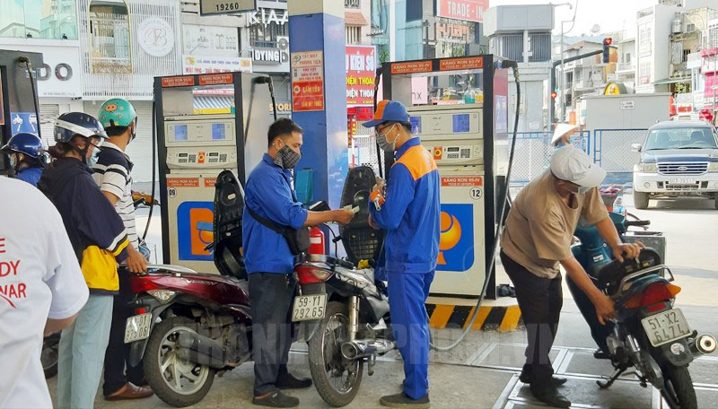 Giá xăng dầu tiếp tục tăng từ 3h chiều 4/5-1