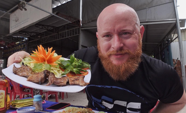 Người Mỹ và trải nghiệm khó quên với đặc sản tắc đường dịp lễ: Tôi chỉ định đi miền Tây chơi nhưng chợt nhận ra cả Sài Gòn quyết định giống tôi-4