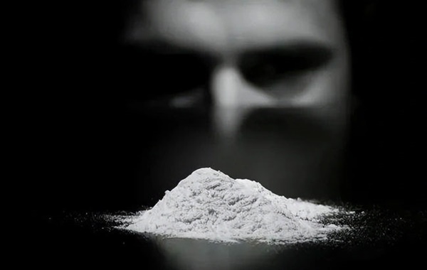 Nữ doanh nhân cùng các con tổ chức sinh nhật, sau khi thổi nến liền bị cảnh sát giải đi thi hành án tử hình-4