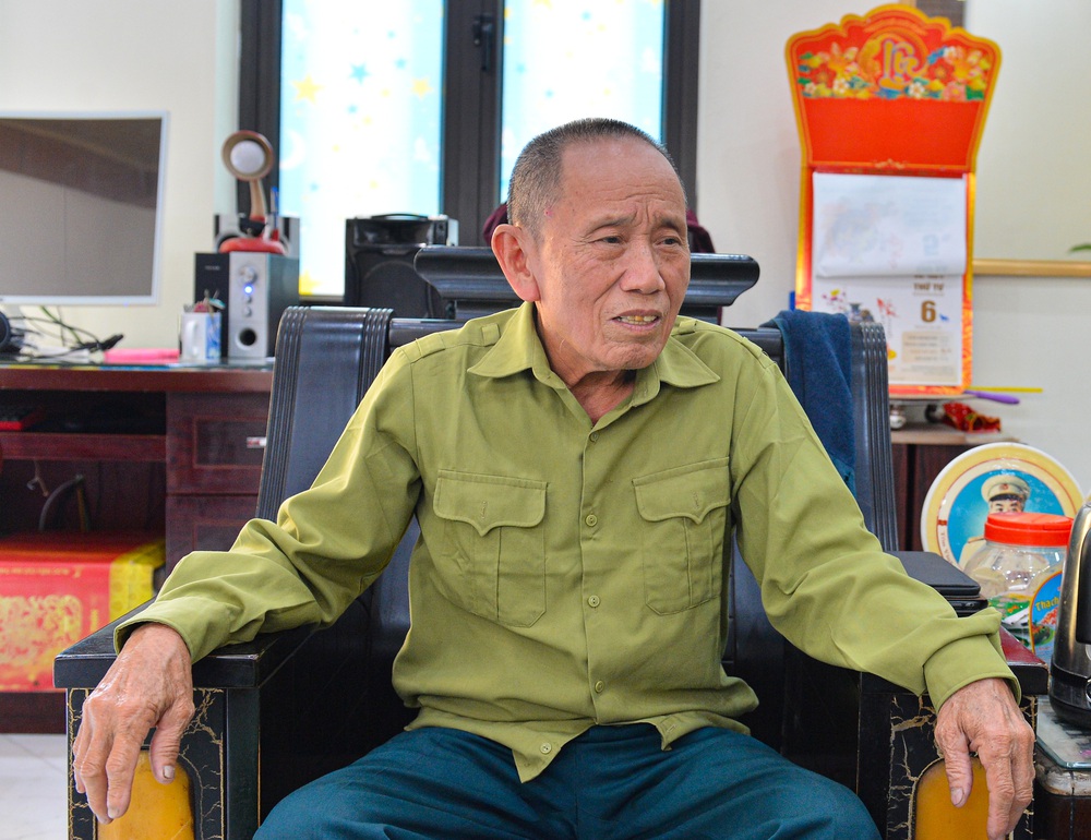 Gặp người đàn ông 11 vợ, từng là đại gia một thời ở Hà Nội: Sử dụng 10 điện thoại với 20 cái sim-4