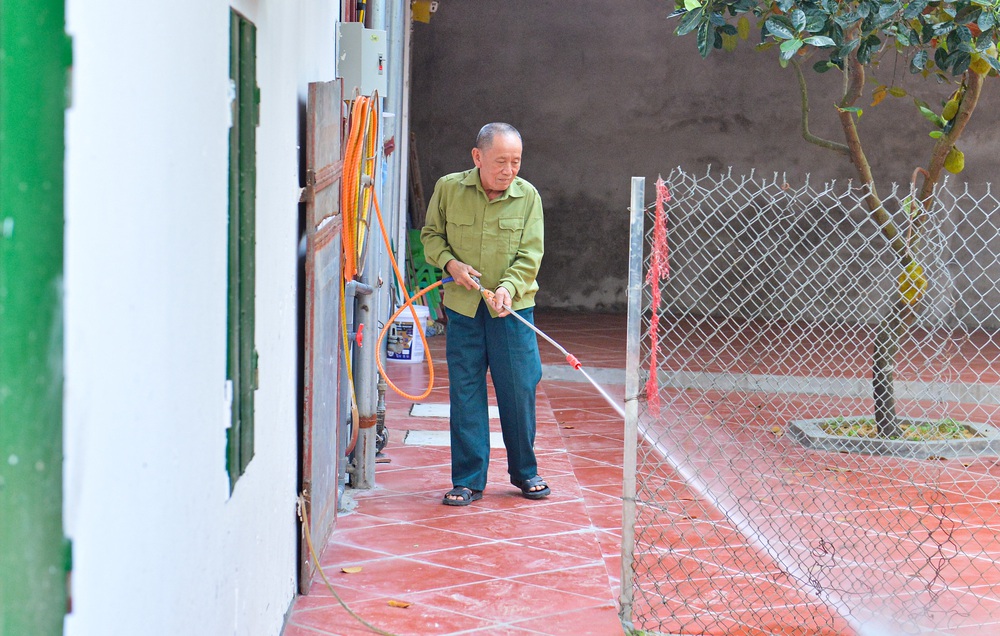 Gặp người đàn ông 11 vợ, từng là đại gia một thời ở Hà Nội: Sử dụng 10 điện thoại với 20 cái sim-13