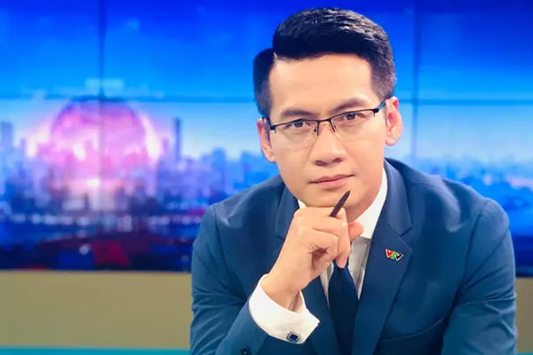 Bất ngờ với hậu trường dẫn Bản tin Thời tiết của MC Thanh Tùng-2