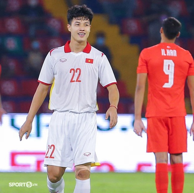 Điểm danh dàn nam thần U23 Việt Nam đổ bộ SEA Games 31: Cao 1m8 trở lên, đẹp trai miễn bàn!-1