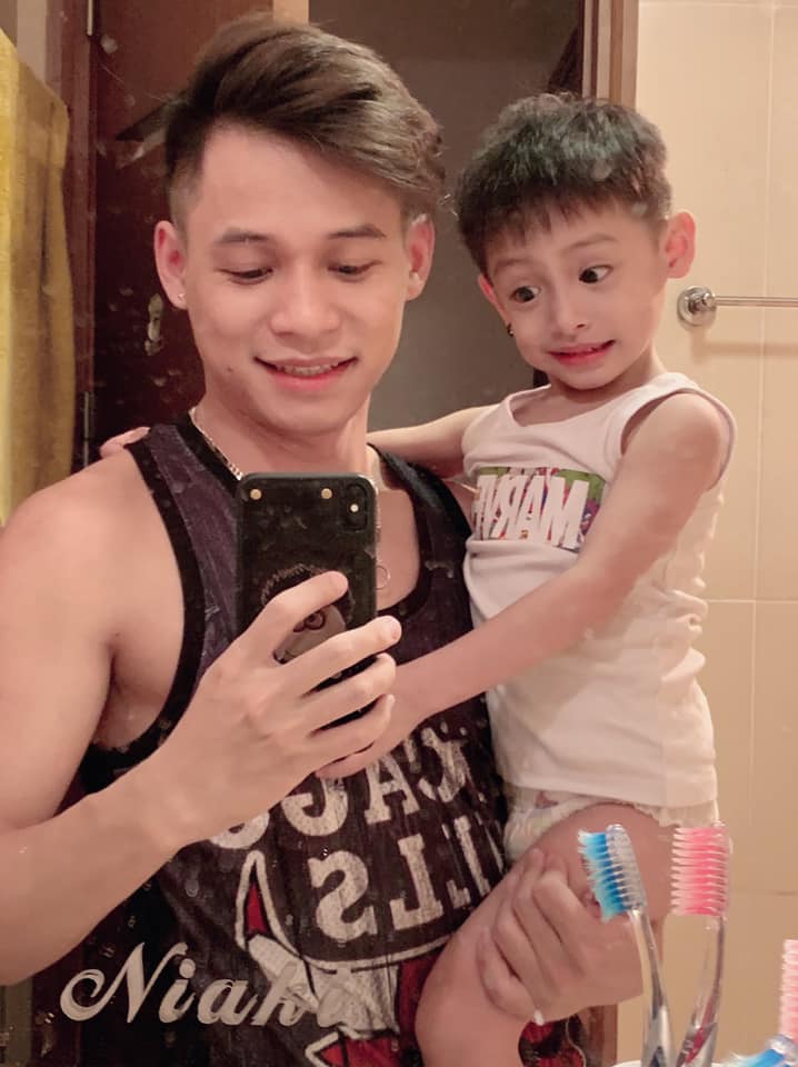 Là streamer giàu nứt vách nhờ chơi game, Độ Mixi bị con trai nói một câu chí mạng về nghề nghiệp khiến bố đứng hình-3