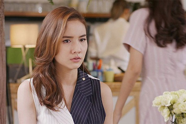 Núp sau cánh cửa, tôi giật mình khi nghe thấu những lời bộc bạch hối hận của vợ trước bàn thờ bố chồng mới mất-2