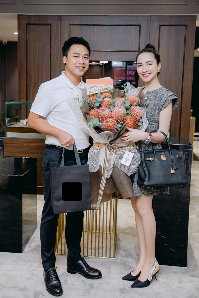 Tình cũ Hoà Minzy bất ngờ đăng tải dòng trạng thái lạ kèm biểu tượng trái tim, đã có hạnh phúc mới?-4