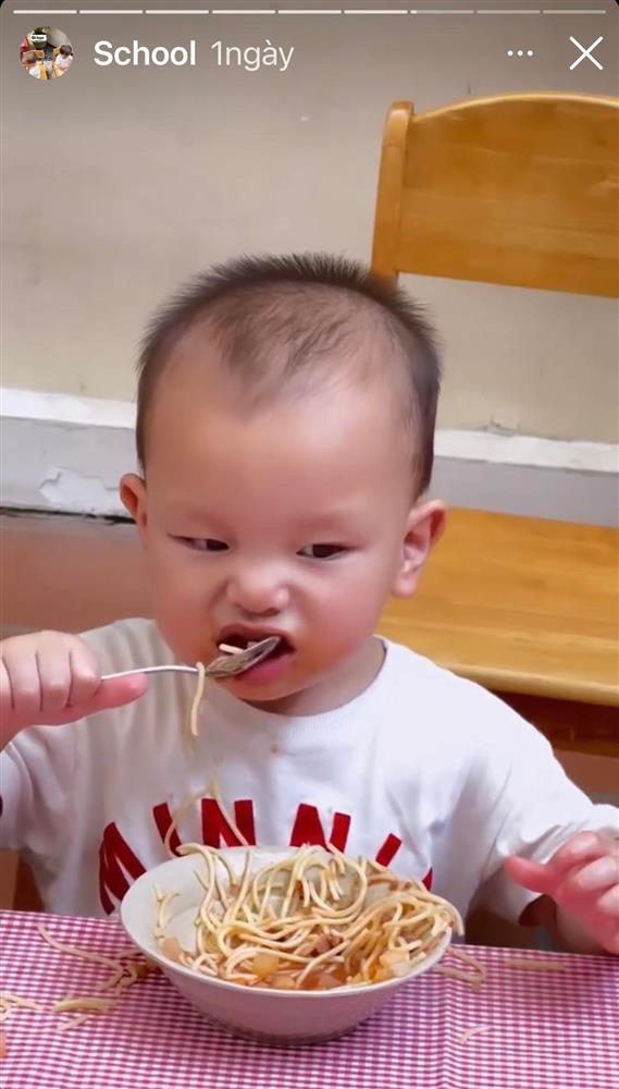 Ông bố, bà mẹ siêu tâm lý gọi tên Hà Hồ, Kim Lý: Học mẫu giáo cùng con suốt 1 tuần trời, đến ngày thứ 8 mới dám ra ngoài 20 phút-7