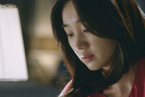 Thấy cô thu mua phế liệu tội nghiệp, tôi gọi vào cho ít đồ, để rồi bàng hoàng khi cô ấy tháo mũ xuống-2