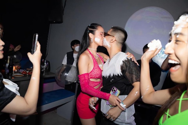 Xôn xao ảnh Vũ Khắc Tiệp khoá môi 1 chân dài đã có bạn trai, netizen lập tức tranh cãi nhưng sự thật là gì?-1