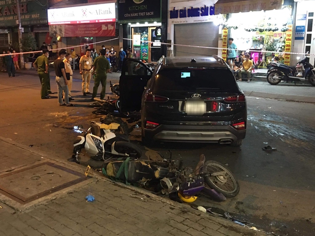 TP.HCM: Nam tài xế say xỉn lái ô tô tông 10 xe máy, nhiều người bị thương nằm la liệt ngay chợ Thủ Đức-2