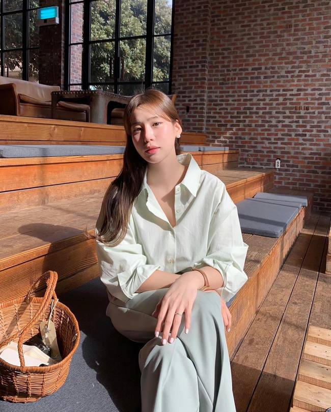 Mặc áo sơ mi màu pastel rất trẻ trung nhưng để ghi trọn điểm tinh tế, bạn nên tham khảo 12 cách này-11