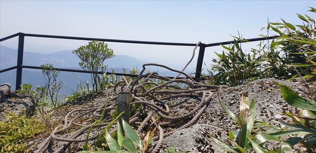 Cận cảnh nơi nữ du khách U60 rơi xuống suốt 7 ngày ở Yên Tử: Vực sâu hàng trăm mét, vách núi dựng đứng-6