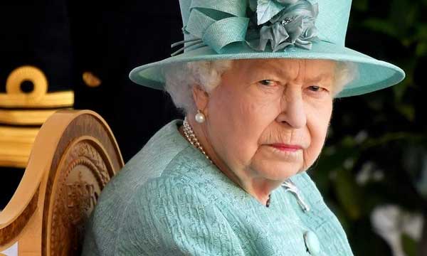 Nữ hoàng Anh ra thông báo mới khiến dư luận lo lắng, chuyên gia nhấn mạnh bà cần được bảo vệ khỏi Harry-1