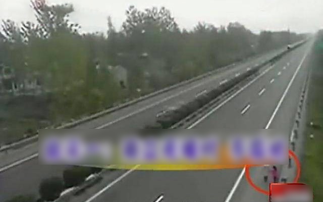 Bé gái 5 tuổi bị bắt cóc ngay dưới sảnh chung cư: Hành động sau đó của em quá khôn ngoan, tống thẳng kẻ buôn người vào tù-1