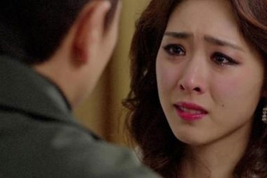 Thấy chồng giấm giúi đưa cho bố cả túi tiền, tôi lao vào đòi lại, nào ngờ bí mật mà ông ấy giấu cả đời bị lật tẩy