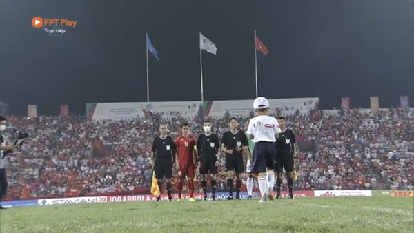 Cậu bé đặc biệt xuất hiện trong trận mở màn của U23 Việt Nam tại SEA Games: Là con trai Văn Quyết, cháu ngoại cựu chủ tịch CLB Sài Gòn-1