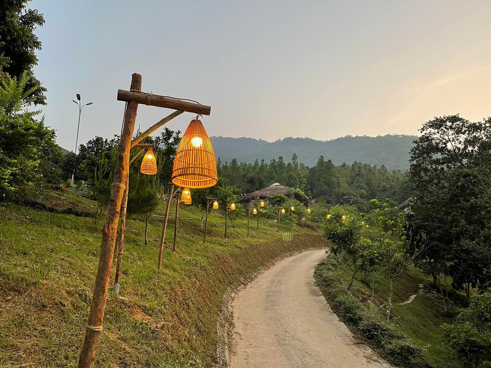 Cuộc sống của Việt Hoàn: Cưới vợ đẹp như hoa hậu, sống bình yên trong trang trại 10.000m2-9