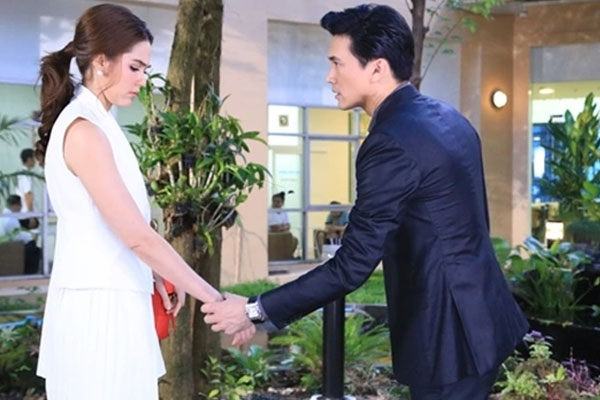 Mượn cớ đến chăm con để cưa lại vợ cũ nhưng nghe đứa trẻ hồn nhiên kể chuyện, chồng ngượng mặt quay về-2