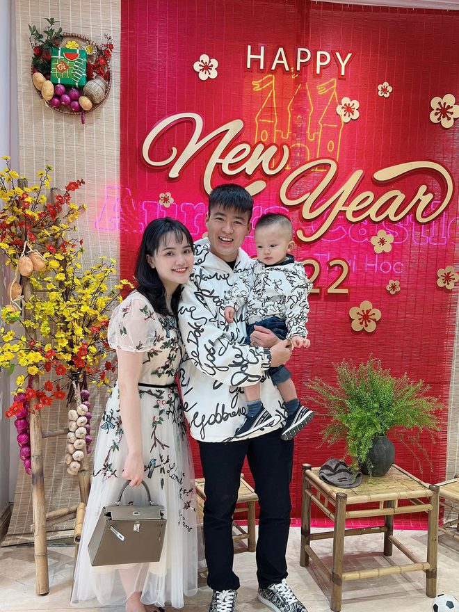 Cuộc sống viên mãn của cựu Chủ tịch CLB Sài Gòn: 2 ái nữ xinh đẹp - kiếm tiền giỏi, 2 con rể đều là tuyển thủ quốc gia-12