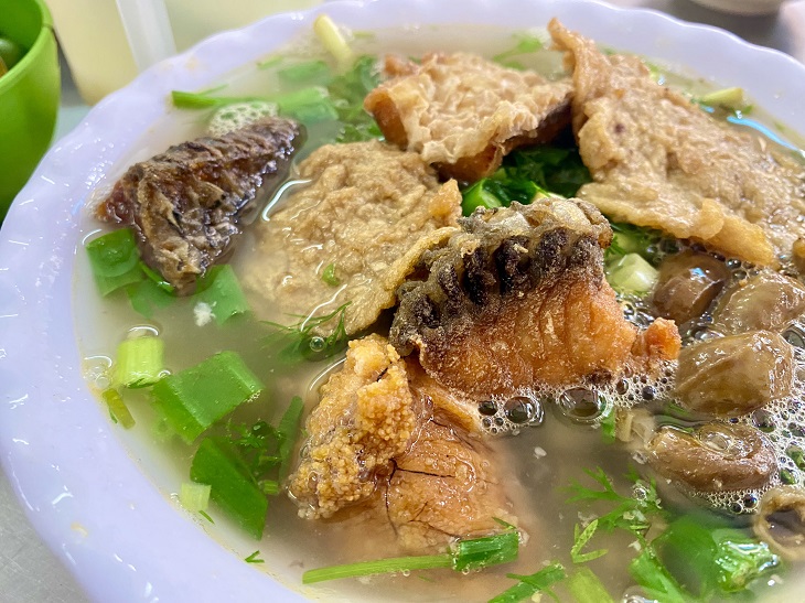 Khám phá quán bún đầu cá 22 năm giữa phố Cổ Hà Nội, ngày bán 500 suất-5