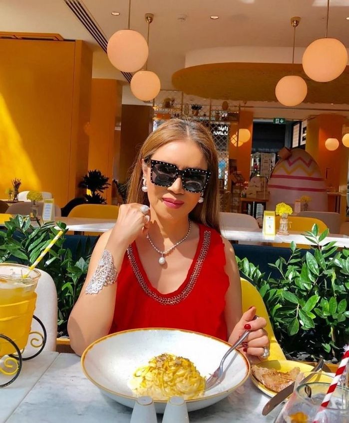 Đắm một lần đò, mẹ đơn thân đồng ý làm vợ 5 tỷ phú Dubai và màn đổi đời: Sống trong cung điện, có 20 vệ sĩ đi theo, mỗi tháng tiêu vặt 7 tỷ!-10