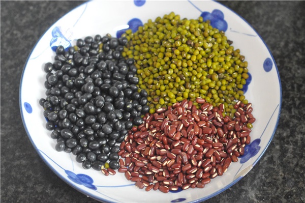 Con chán thịt cá mẹ trổ tài làm món ăn sáng&nbsp;từ các loại đậu, vừa ngon,&nbsp;giá thành rẻ mà dinh dưỡng lại cao-1