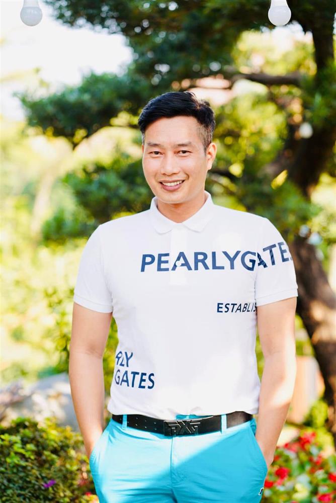 BTV Hoa Thanh Tùng: Lên sếp ở VTV, vợ ngày càng trẻ đẹp, con trai cực bảnh cao gần 1m90-1